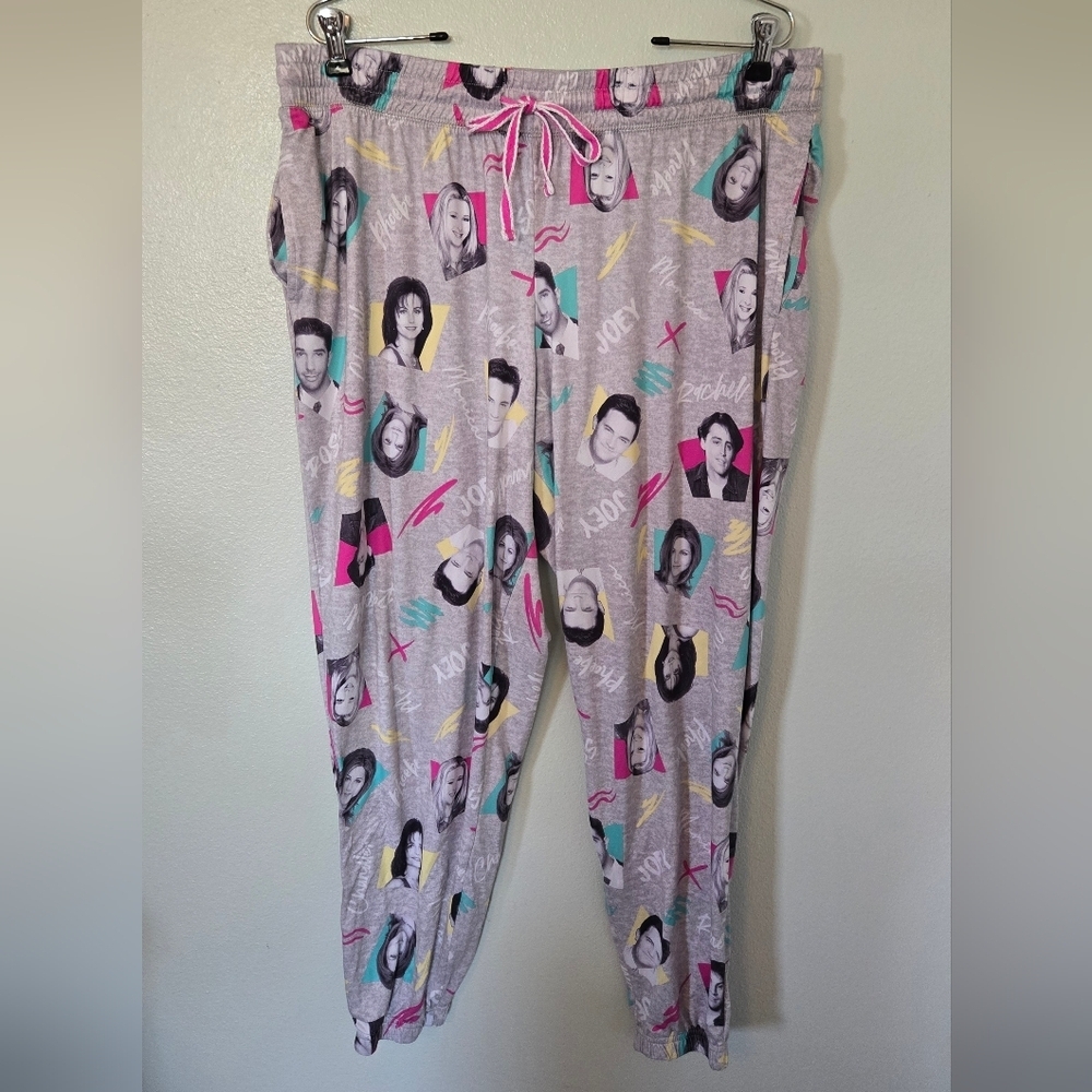 Friends | Jogger Pajama Pants Size XL - Picture 2 of 6